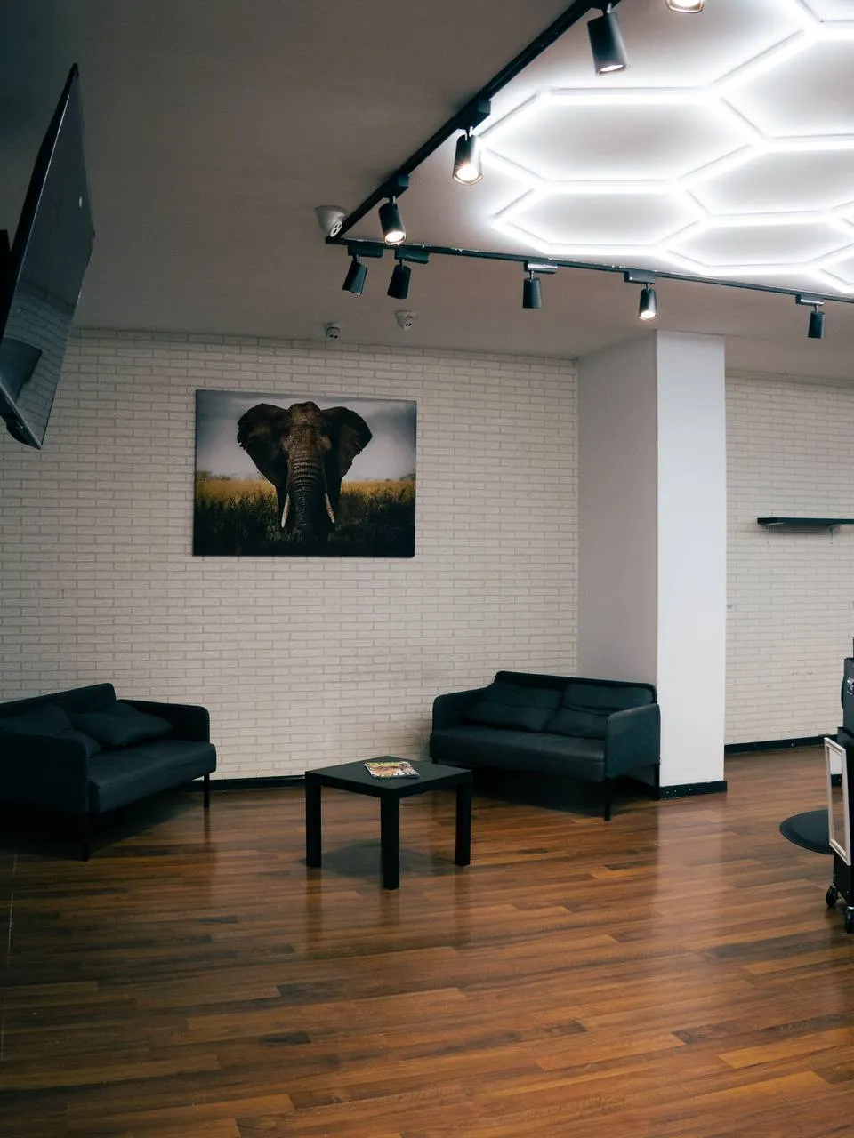 Sala de espera Fresh Barbershop Alcobendas